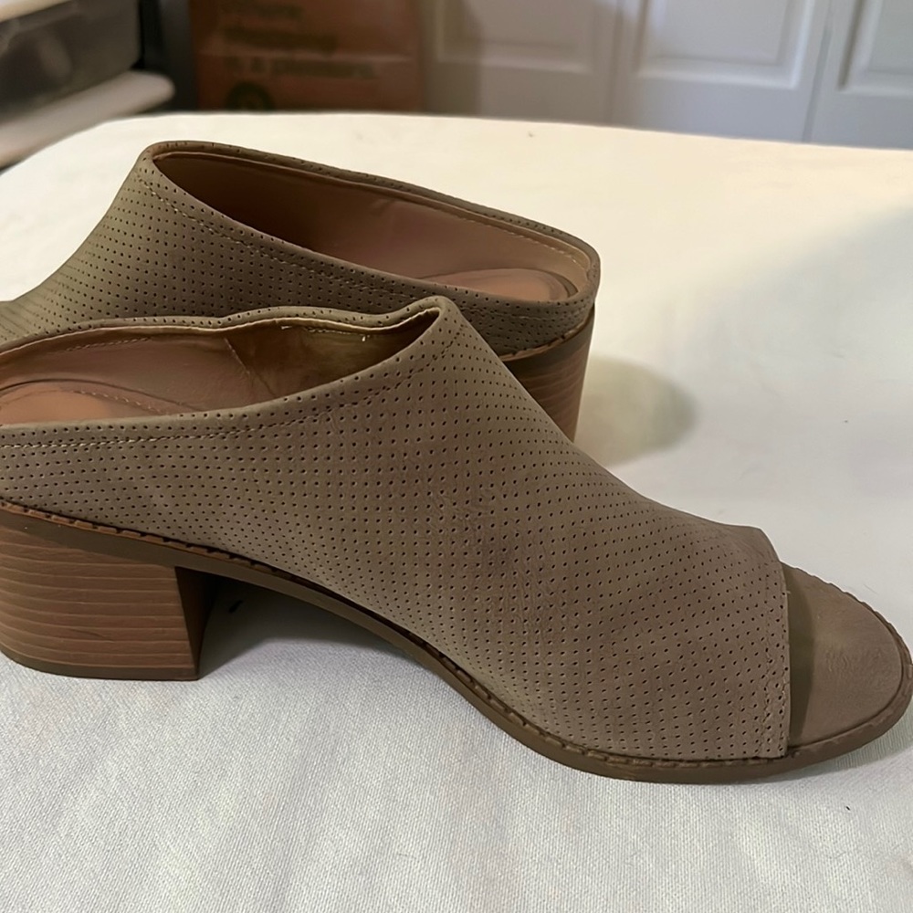 Esprit 2.5-3 inch Block Open Toe Mule